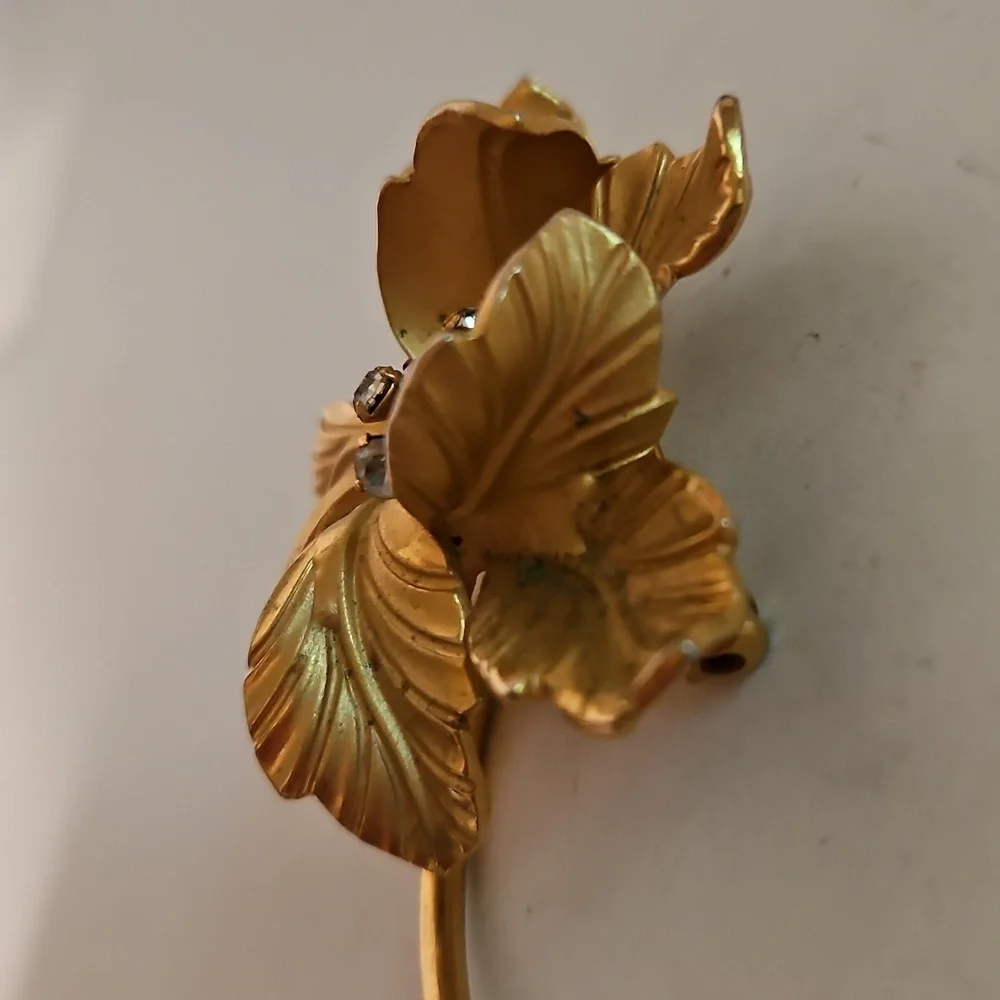 Elegant Rhinestone & Goldtone Floral Brooch